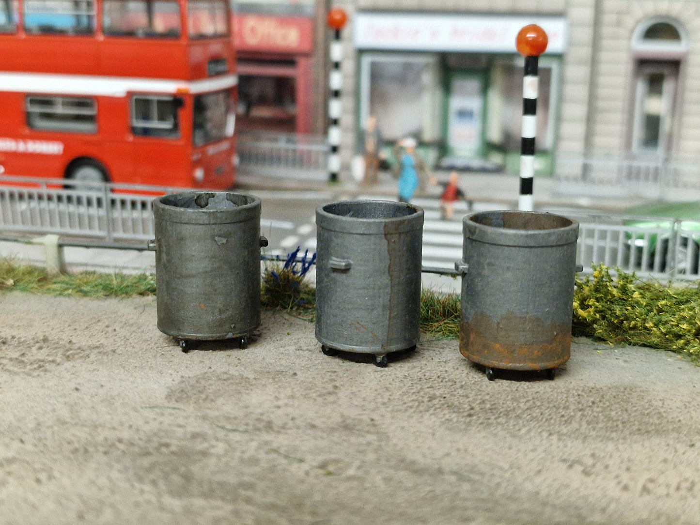 N Gauge Galvanised Industrial Round  Bins X4 3d Printed