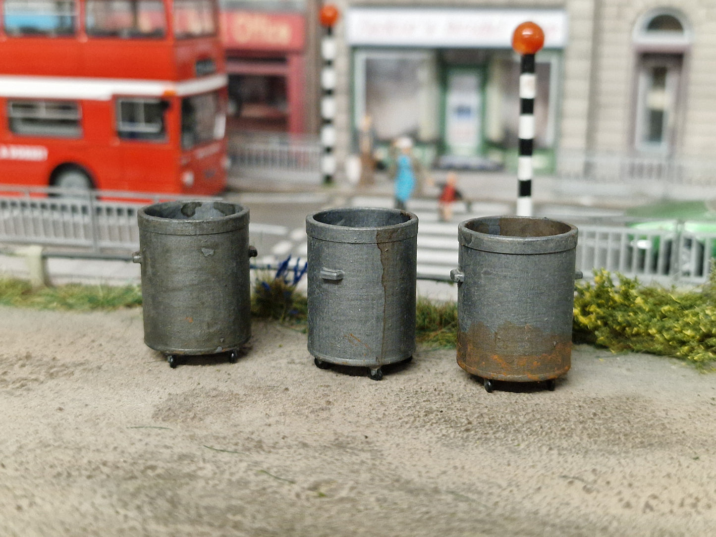 OO gauge Galvanised Industrial Round Bins