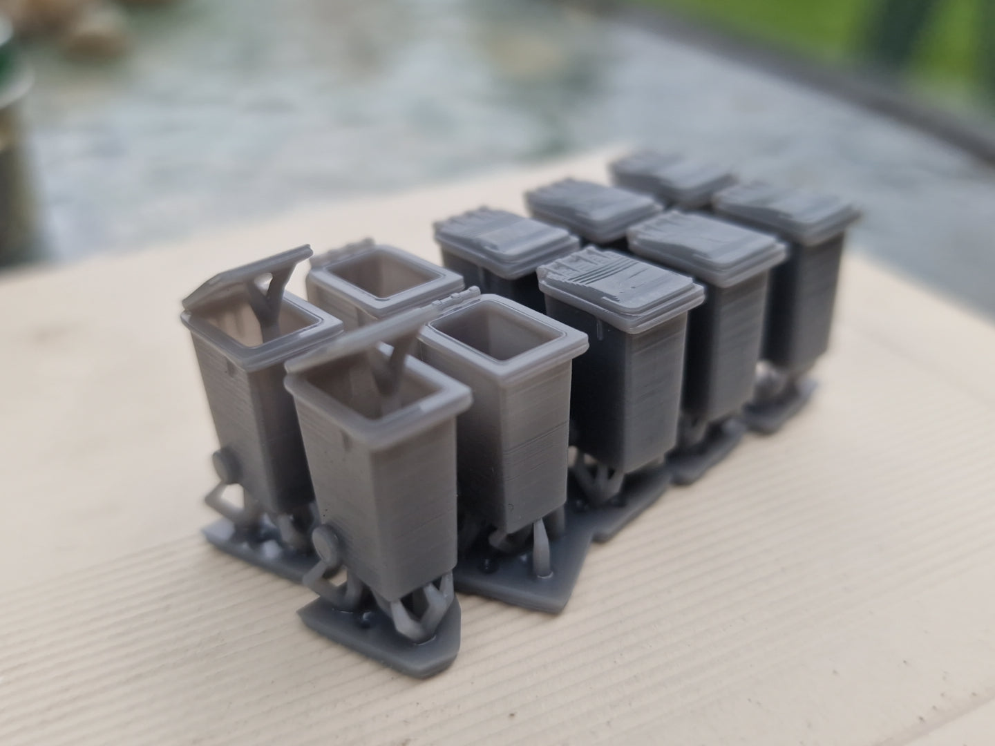 OO Gauge Wheelie Bins 3d printed Unpainted
