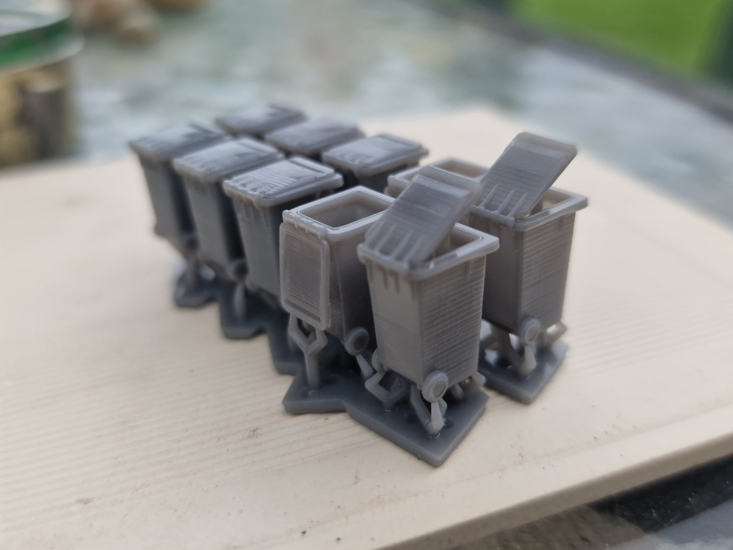 OO Gauge Wheelie Bins 3d printed Unpainted