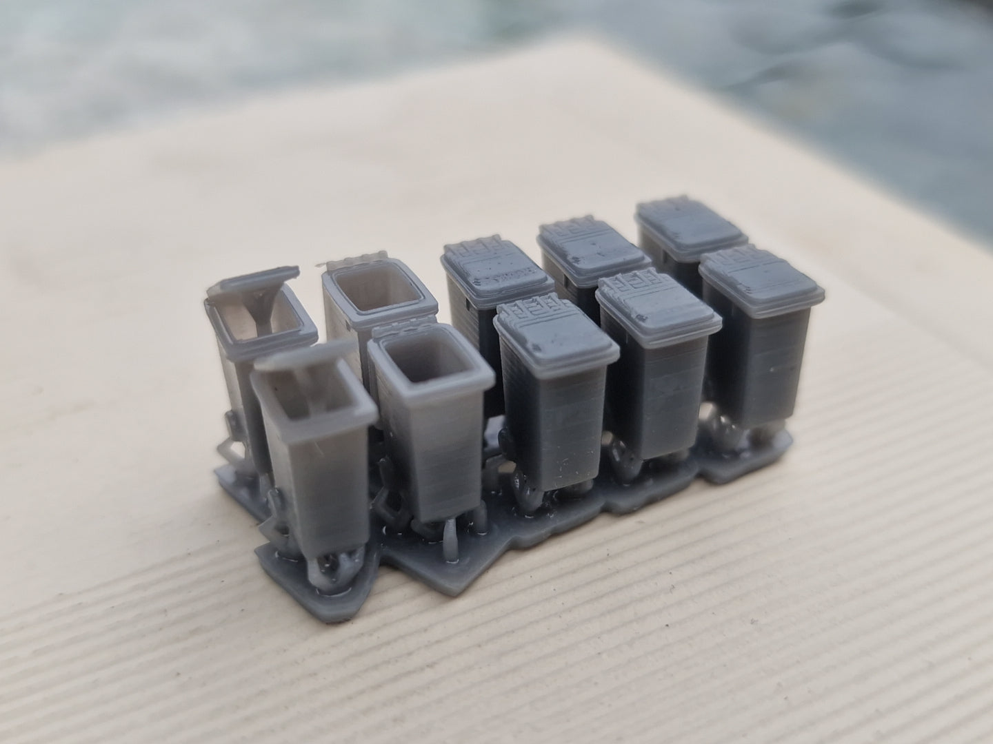 OO Gauge Wheelie Bins 3d printed Unpainted