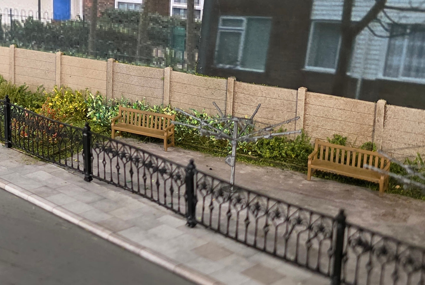 OO Gauge wooden park style benches pk of 10
