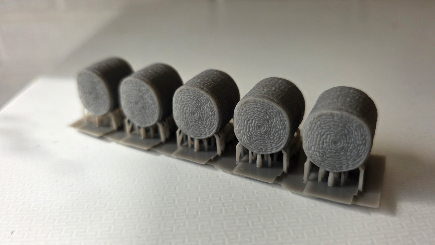 OO Gauge round hay bales